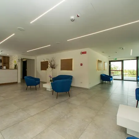 Apart-hotel Malcesine-active&family 4*